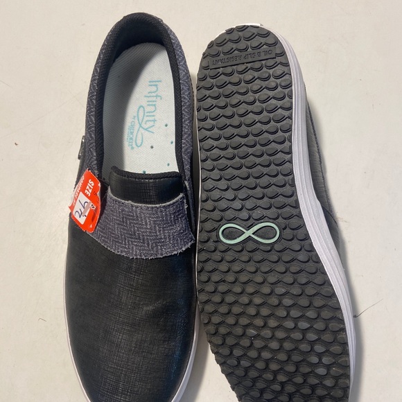 Infinity by Cherokee black/ gray flats size 9.5 NWT - Picture 5 of 7